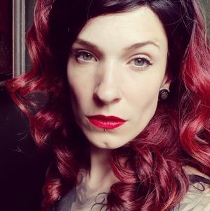 Meet your Posher, Elexus